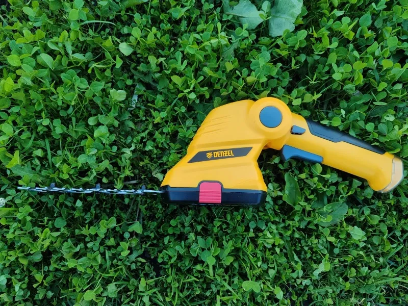 Обзор аккумуляторных ножниц-кустореза Denzel G411