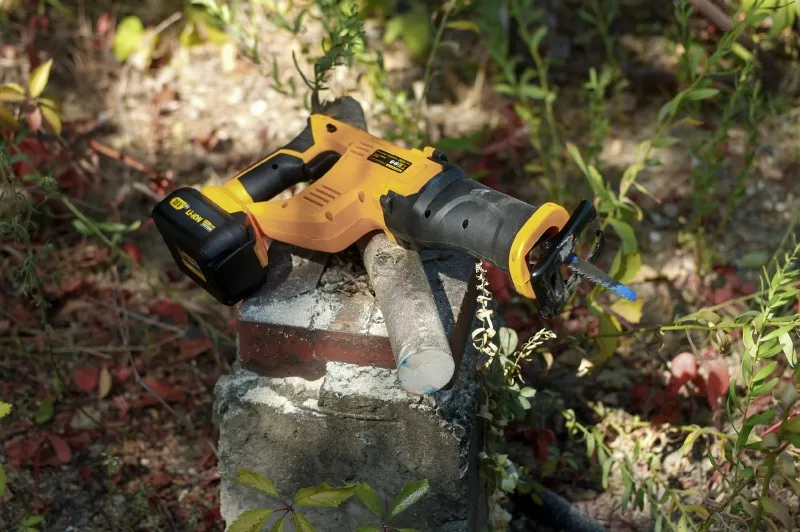 Обзор сабельной пилы DENZEL CRC-115-0