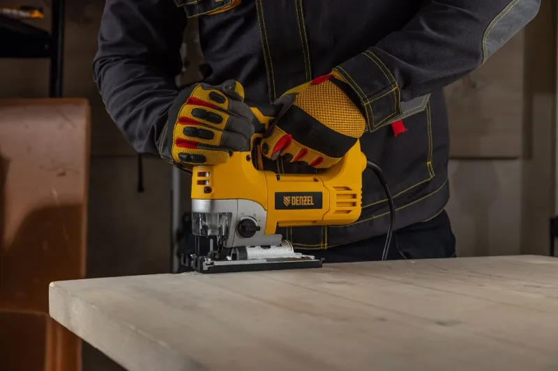 Фигурный рез. Электролобзик Denzel