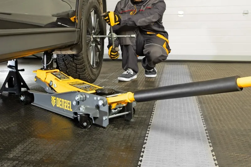 Какой домкрат должен быть на станции шиномонтажа