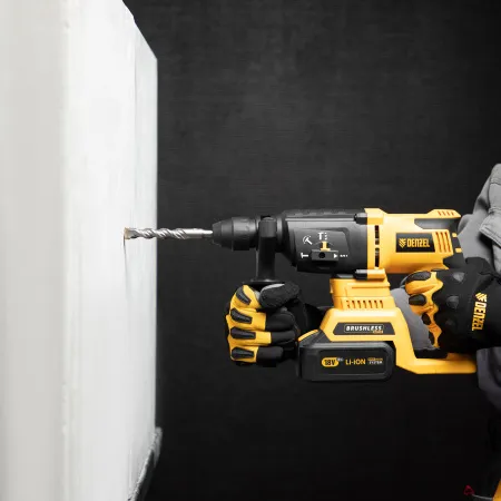 Бур по бетону DENZEL 705036, 16 x 160 мм, двойная спираль, три пылеотводящие кромки