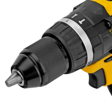 Дрель-шуруповерт аккумуляторная ударная бесщет DENZEL CIDB-IB-18-02, Li-Ion, 18 В, 2 акк.