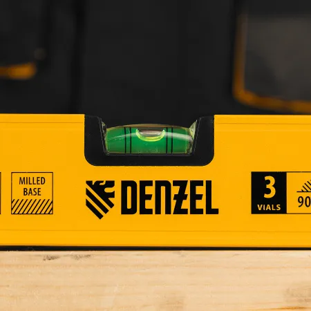 Уровень алюминиевый DENZEL магнит., фрезерованный, 3 глазка (1 зеркал.), 0,5 мм/м, 800 мм