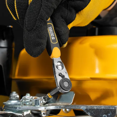 Ключ-трещотка DENZEL для бит 1/4", 52 зуба, CrMo, адаптер для торцевых головок