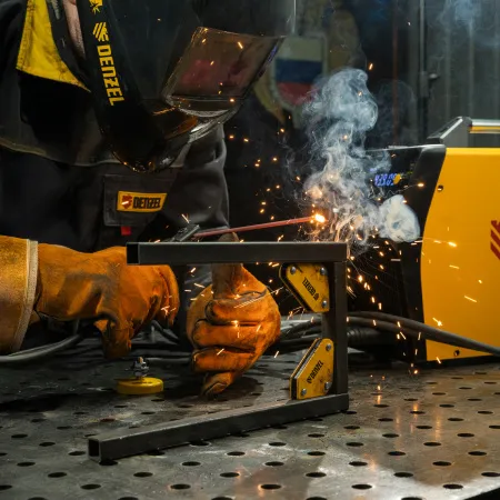 Набор для сварочных работ DENZEL 97557, 2 магнитных фиксатора, магнитная клемма «масса»