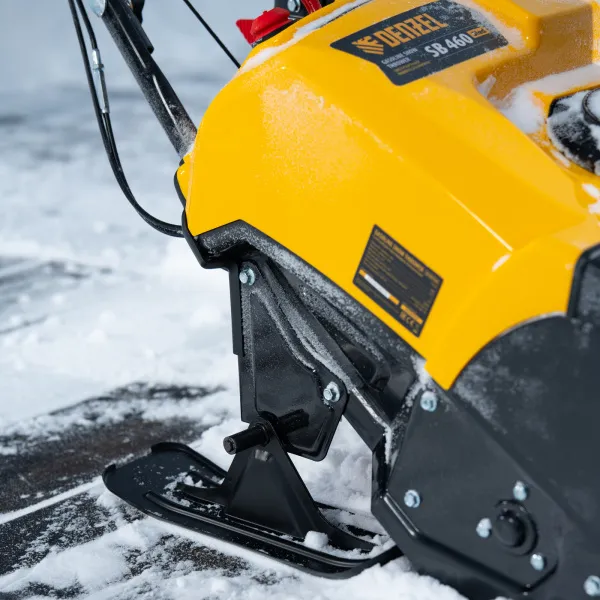 Бензиновая снегоуборочная машина DENZEL SB 460 Sled, 99cc, лыжи ручной старт