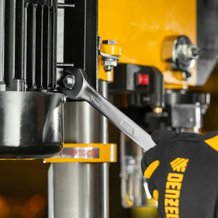 Ключ комбинированный трещоточный DENZEL, 15 мм, CrV, матовый хром