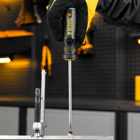 Отвертка DENZEL SL6x150 мм, S2, 3к рукоятка