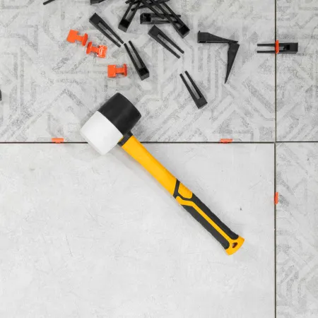 Киянка резиновая DENZEL 450 г, черно-белая, фибергласовая рукоятка c TPR покрытием