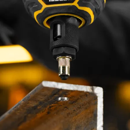 Заклепки резьбовые DENZEL стальные, оцинкованные, М6, пластиковый кейс, 70 шт.