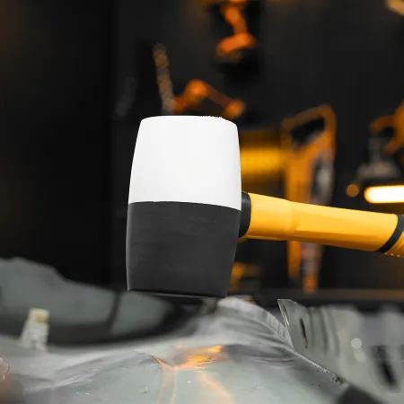 Киянка резиновая DENZEL 225 г, черно-белая, фибергласовая рукоятка c TPR покрытием