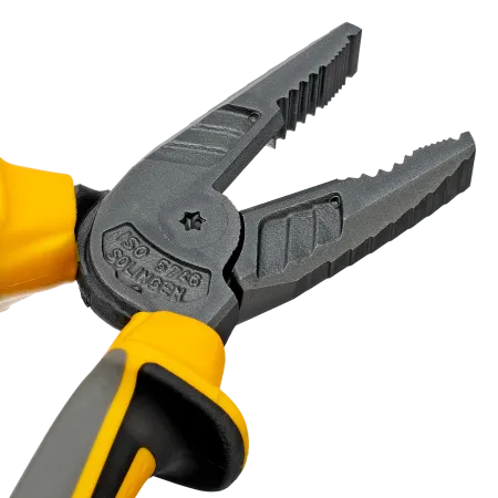 Плоскогубцы комбинированные DENZEL 180 мм, трехкомпонентные рукоятки