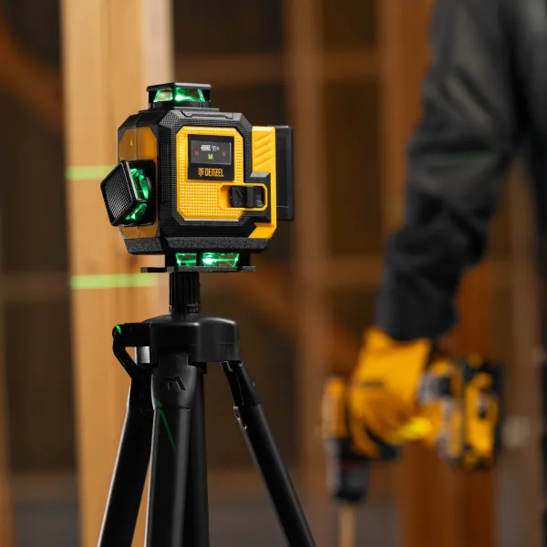Лазерный уровень мультипризменный DENZEL DLV 360-4T, 30 м, зеленый луч, Li-Ion 2,4 Aч, штатив