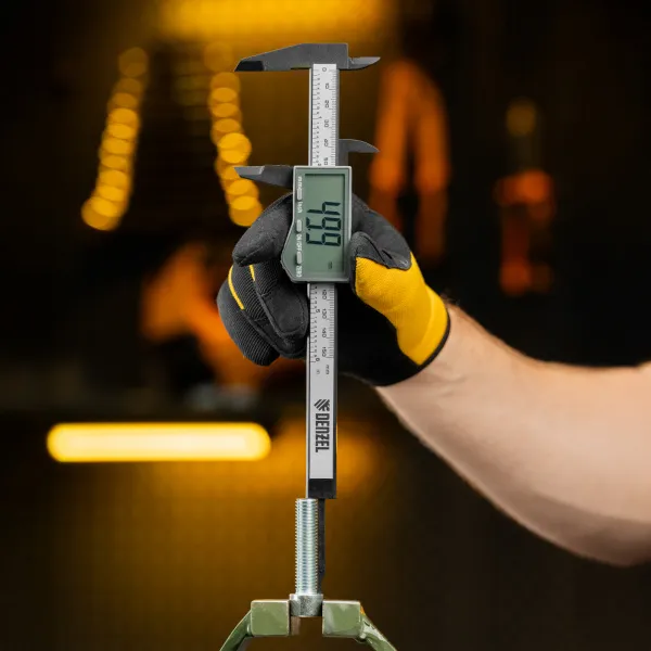 Штангенциркуль DENZEL пластиковый, 150 мм, электронный, большой дисплей, с глубиномером