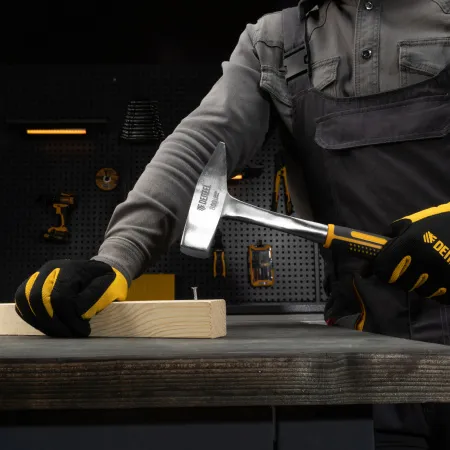 Молоток слесарный DENZEL 800 г, цельнометаллический, двухкомпонентная рукоятка