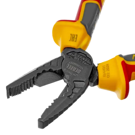 Плоскогубцы комбинированные DENZEL диэлектрические трехкомпонентные рукоятки до 1000 В, 165 мм