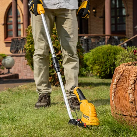 Ножницы-кусторез DENZEL G801E с телескопической штангой, с аккумулятором 7.2В Li-Ion 1.5 Ач