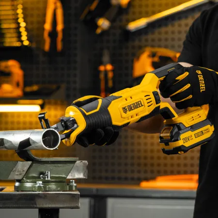 Пила сабельная аккумуляторная DENZEL RS-180,  Li-Ion, 20 В