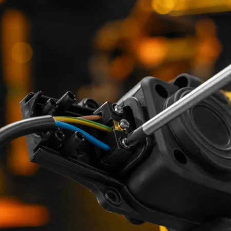 Шнур сетевой Energy Series DENZEL, ПВС, 3 м, 3 x 1,5 мм, с неразборной вилкой, черный