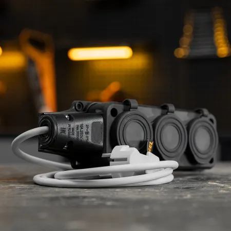 Шнур сетевой Energy Series DENZEL, ПВС, 1,5 м, 3 x 1,5 мм, с неразборной вилкой, белый