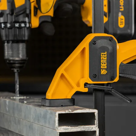 Струбцина DENZEL F-образная, быстрозажимная, 600 х 80 мм, усиленный нейлоновый корпус