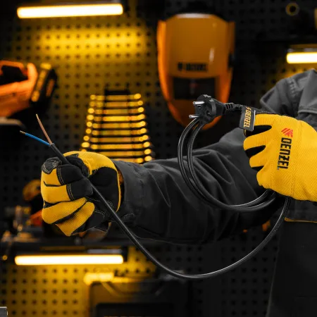 Шнур сетевой Energy Series DENZEL, ПВС, 1,5 м, 2 x 1 мм, с неразборной вилкой, черный