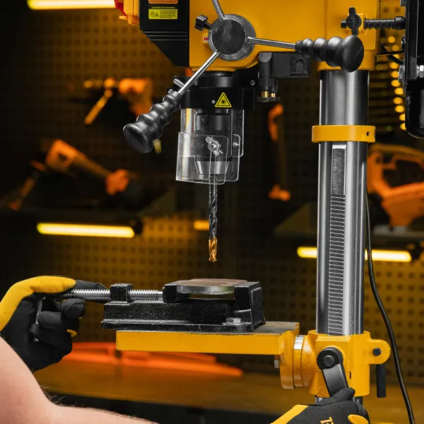 Станок сверлильный DENZEL DDM-550L, 550 Вт, 16 мм, 12 ск., лазер, настольный