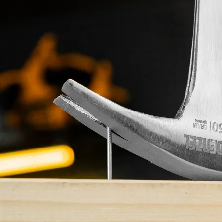 Молоток-гвоздодер DENZEL 560 г, цельнометаллический, двухкомпонентная рукоятка