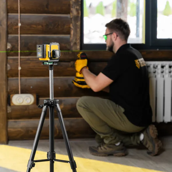 Лазерный уровень мультипризменный DENZEL DLV-360-3C, 30 м, зеленый луч, Li-Ion 2,4 Aч, кейс