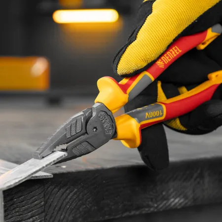 Плоскогубцы комбинированные DENZEL диэлектрические трехкомпонентные рукоятки до 1000 В, 180 мм