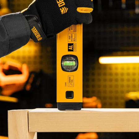 Уровень алюминиевый DENZEL магнит., фрезерованный, 3 глазка (1 зеркал.), 0,5 мм/м, 400 мм