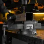 Тиски слесарные DENZEL BVH-125, 125 мм, поворотные, стальная направляющая, с наковальней