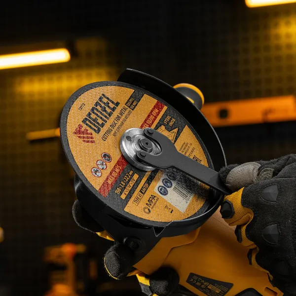 Круг отрезной по металлу DENZEL 73773, 150 x 1.8 x 22.2 мм