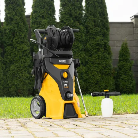 Мойка высокого давления DENZEL R-210iD, 2600 Вт, 210 бар, 8.0 л/мин, с барабаном