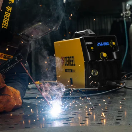 Аппарат инвертор DENZEL. полуавтомат. cварки IMIG-205SDR, 200 А, ПВ 60%, катушка 5 кг