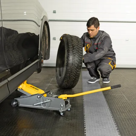 Домкрат гидравлический подкатной с фиксатором DENZEL 3 т, 190-532 мм, SUV