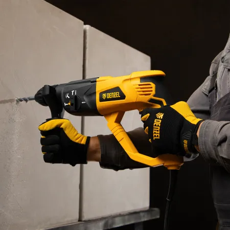 Перфоратор электрический DENZEL RH-1050-26, SDS-plus, 1050 Вт, 3.2 Дж, 3 плюс 1 режим