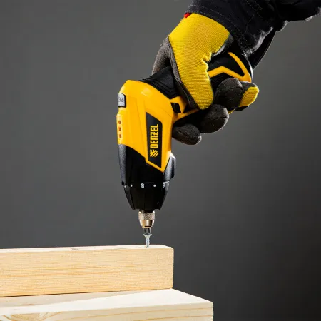 Отвертка DENZEL CSL-3.6-01, с аккумулятором 3.6 В Li-Ion, 1.3 Ач, 200 об/мин, с аксессуарами