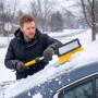 Щетка-сметка для снега со скребком DENZEL, телескоп, поворотная голова, водосгон, 900-1200 мм