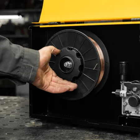 Аппарат инвертор DENZEL. полуавтомат. cварки IMIG-185SDR, 180 А, ПВ 60%, катушка 5 кг