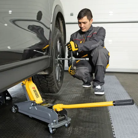 Домкрат гидравлический подкатной DENZEL 2 т, 135-385 мм