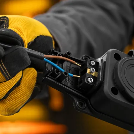 Шнур сетевой Energy Series DENZEL, ПВС, 3 м, 2 x 1 мм, с неразборной вилкой, черный