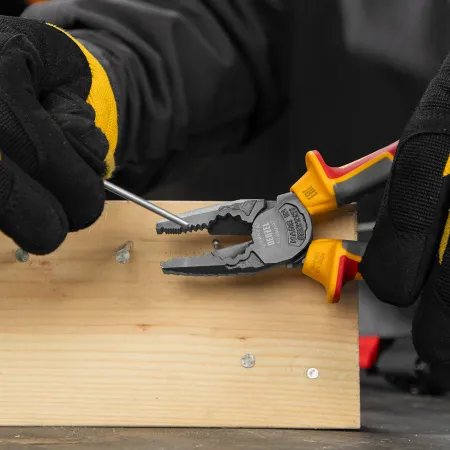 Плоскогубцы комбинированные DENZEL диэлектрические трехкомпонентные рукоятки до 1000 В, 180 мм