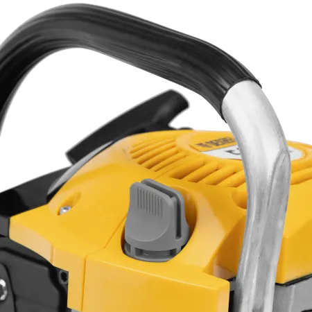 Пила цепная бензиновая DENZEL DGS-5820, шина 50 см, 4.1 л.с, шаг 0.325, 76 звеньев