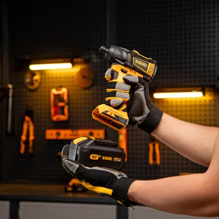 Винтоверт ударный аккумуляторный бесщеточный DENZEL CID-IB-200-0, 18В Li-Ion