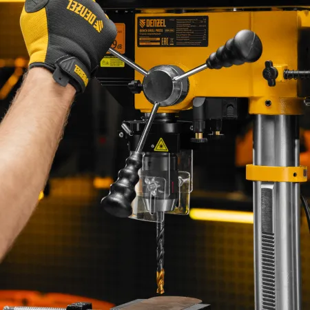 Станок сверлильный DENZEL DDM-550L, 550 Вт, 16 мм, 12 ск., лазер, настольный