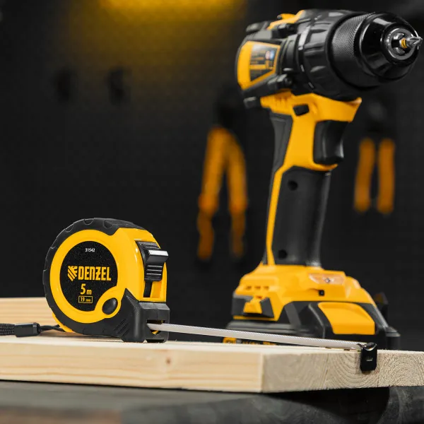Рулетка DENZEL 5м х 19мм, двухкомп. корпус, кнопка-пауза