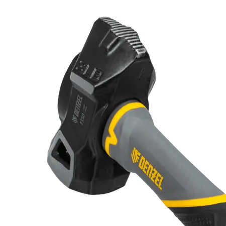 Кувалда с клиновидным бойком DENZEL 1,35 кг, фибергласовая рукоятка c TPR