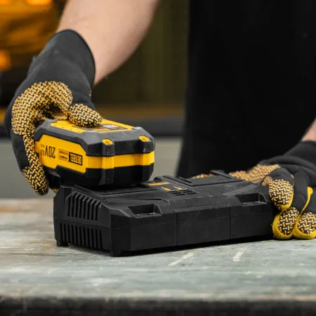 Устройство зарядное для аккумуляторов двухпортовое DENZEL BCH-20-4.0x2, Li-Ion, 20 В, 4.0 А