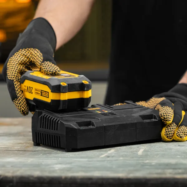 Устройство зарядное для аккумуляторов двухпортовое DENZEL BCH-20-4.0x2, Li-Ion, 20 В, 4.0 А